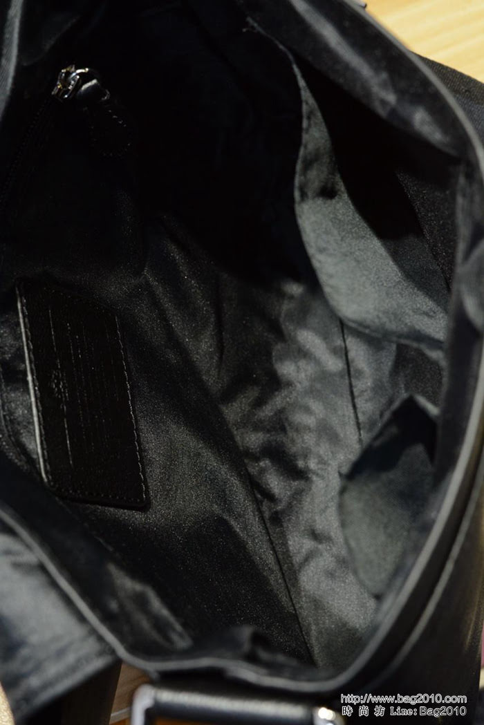 COACH蔻馳 海外代購 頭層牛皮 專櫃品質 70555 單肩斜挎男包  Chz1558